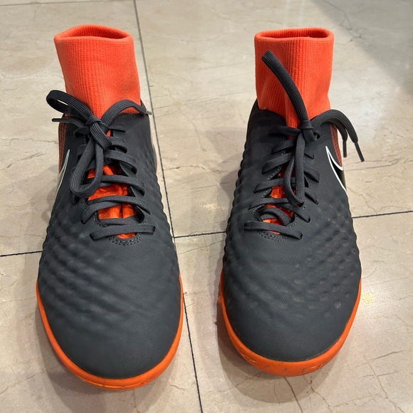 Nike - Magistax High Too for ankle support indoor Turf soccer shoes - Picture 2 of 6